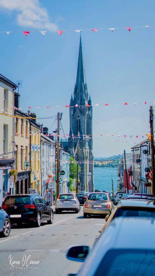Townhouse In Centre Of Cobh Apartment Exterior photo