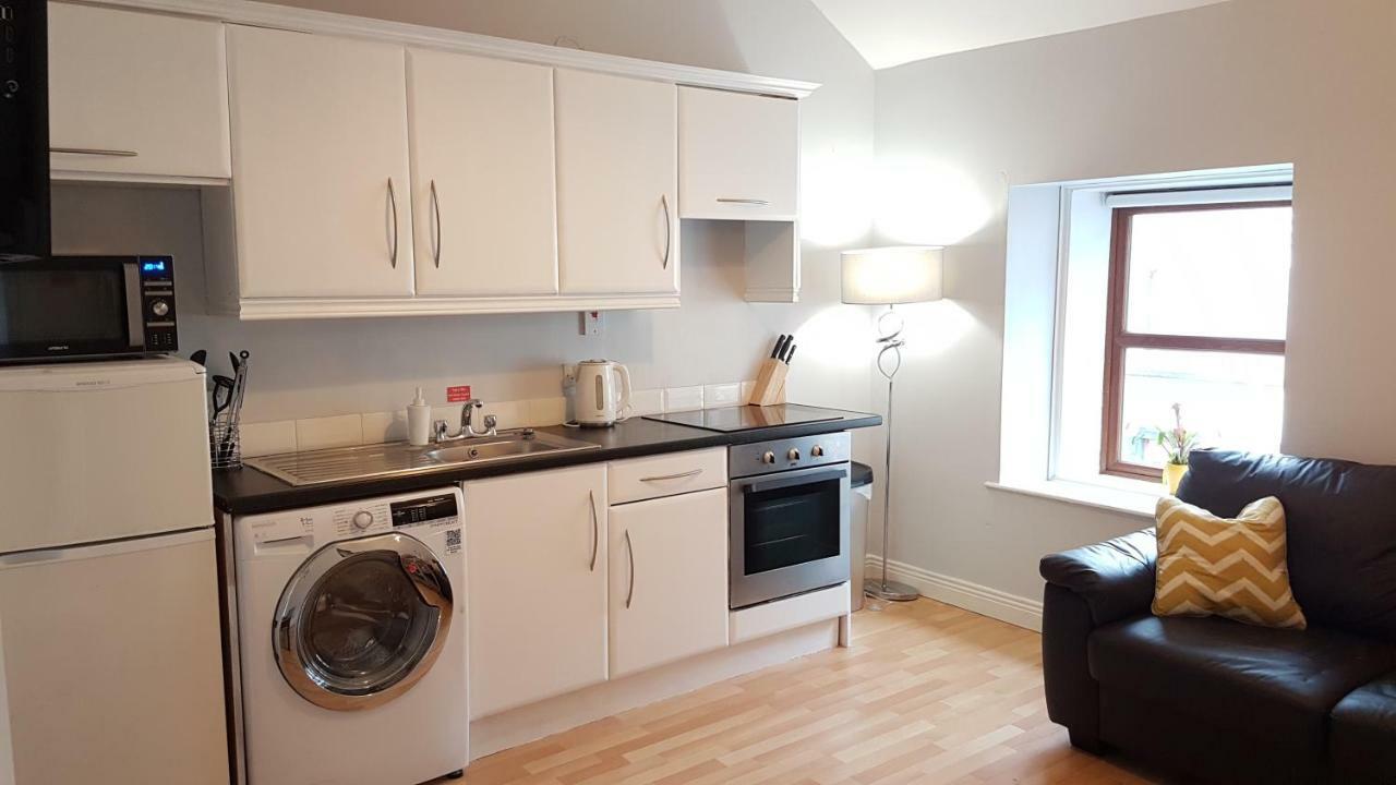 Townhouse In Centre Of Cobh Apartment Exterior photo